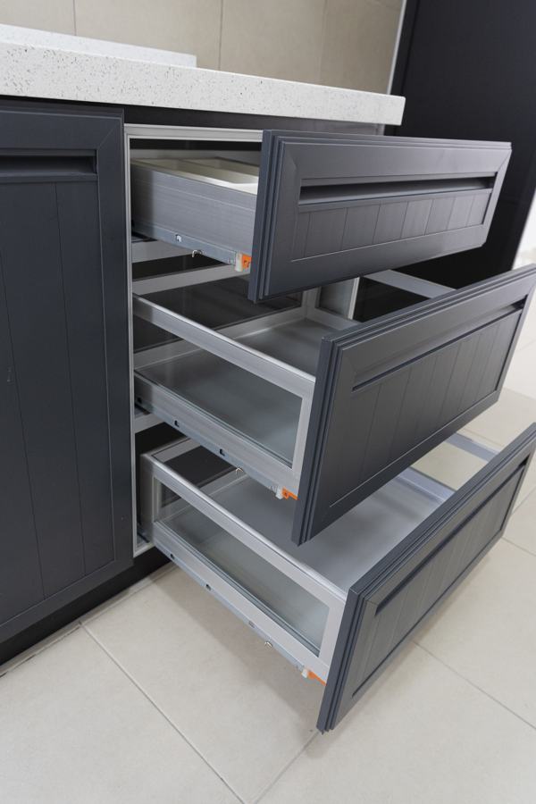BLENO 3 Tier Base Drawer Soft Close V1 BLENO 3 Tier Base Drawer Soft Close V1