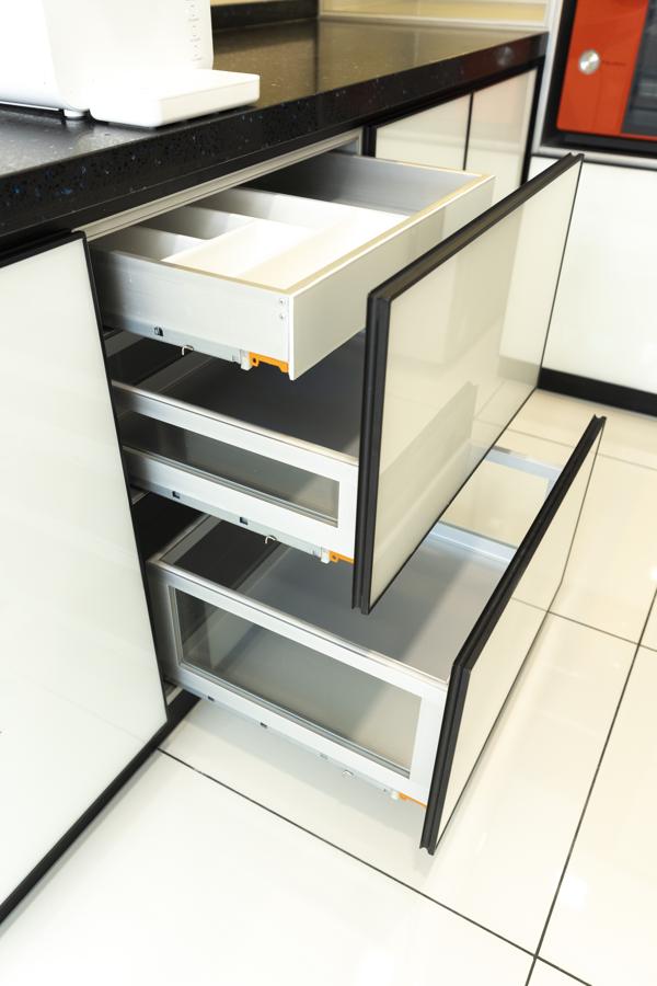 BLENO Base Drawer Soft Close (2 in 1) V3 BLENO Base Drawer Soft Close (2 in 1) V3