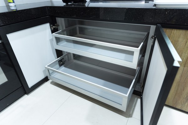 BLENO Pull Out Glass Tray 1 BLENO Pull Out Glass Tray 1