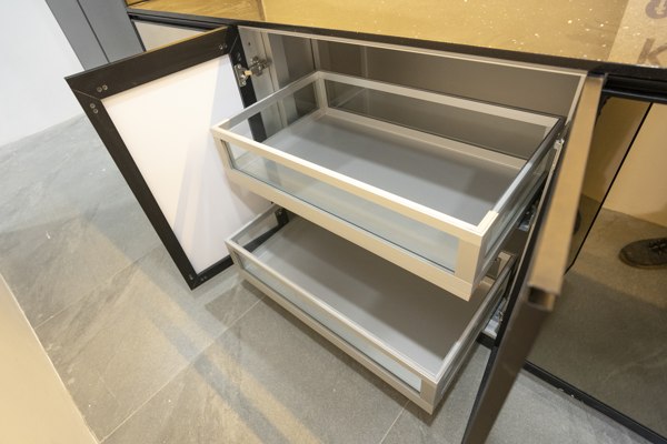 BLENO Pull Out Glass Tray 2 BLENO Pull Out Glass Tray 2