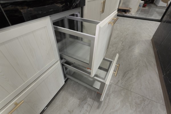 BLENO Sauce Drawer Soft Close 4 BLENO Sauce Drawer Soft Close 4